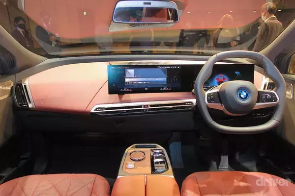 「【2021年最注目BEV！】すべてが最新のBEV、BMW iX発表。1000万円以上と以下では、航続距離がどれくらい違う？」の画像