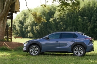 スバル新EV、ソルテラ世界初公開！　兄弟車のトヨタbZ4Xとの意外な違い