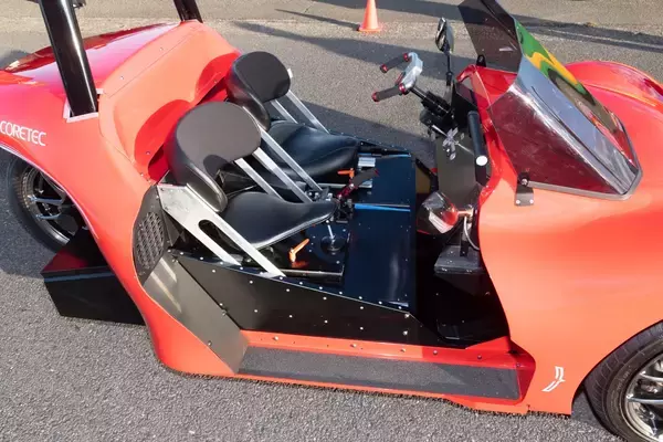 「日産リーフの再生バッテリーを搭載したスポーツカーも！　日産のはたらくクルマ10選」の画像