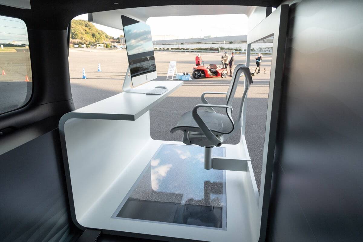 日産リーフの再生バッテリーを搭載したスポーツカーも！　日産のはたらくクルマ10選