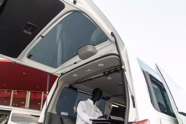 「日産リーフの再生バッテリーを搭載したスポーツカーも！　日産のはたらくクルマ10選」の画像