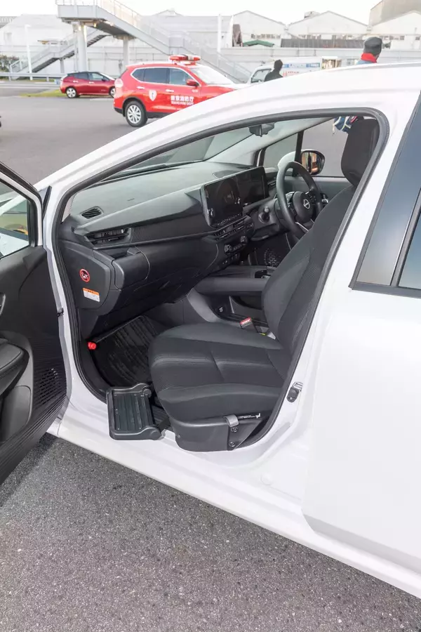 「日産リーフの再生バッテリーを搭載したスポーツカーも！　日産のはたらくクルマ10選」の画像