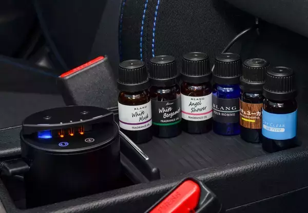 “香り変”できる!?　カーメイトのクルマのフレグランスディフューザーを試してみた｜噴霧式フレグランスディフューザー ダブル｜