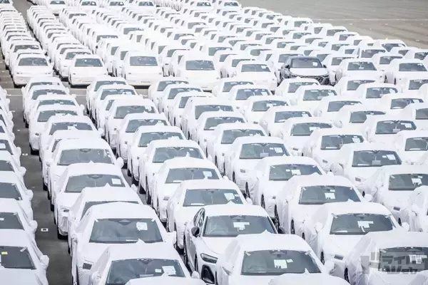 「日本のVWの聖地「豊橋」でゴルフGTI生誕50年を祝う」の画像