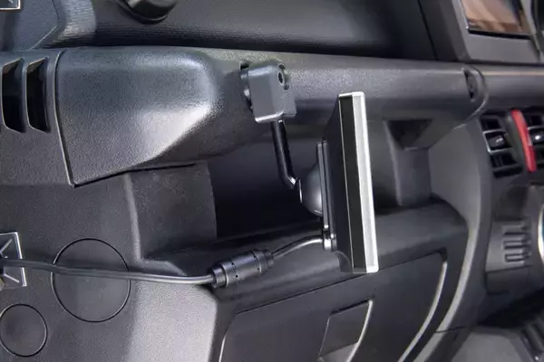 【ジムニー専用設計の新アイテム！】データシステムの後付けモニター用スタンドの新タイプ SSM-ST04が発売