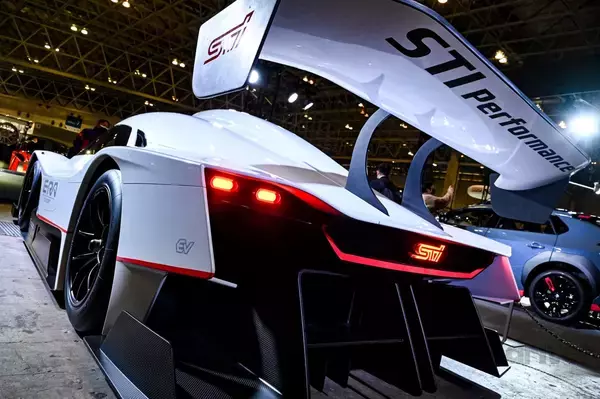 【STIがEVでニュル1ラップ400秒を目指す】オートサロン2022で4モーター個別駆動制御の「STI E-RA CONCEPT」を世界初披露。その先にあるものとは