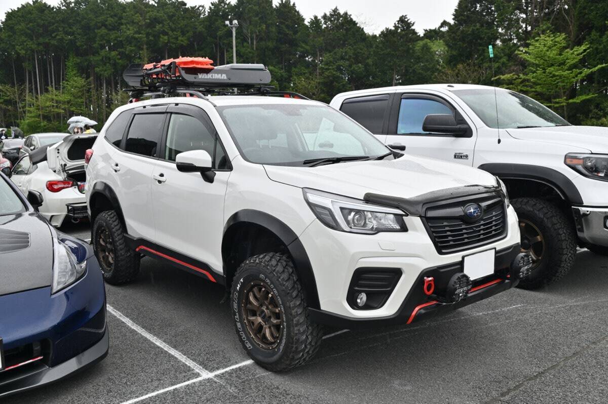 レイズホイールカスタムのお手本…700台を超えるレイズユーザーが富士に集結！「2022 RAYS FAN MEETING」開催