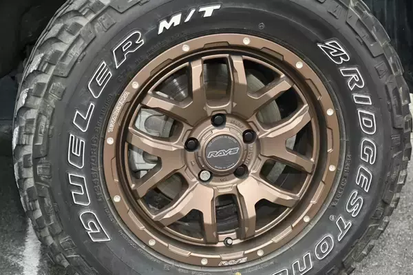 「レイズホイールカスタムのお手本…700台を超えるレイズユーザーが富士に集結！「2022 RAYS FAN MEETING」開催」の画像