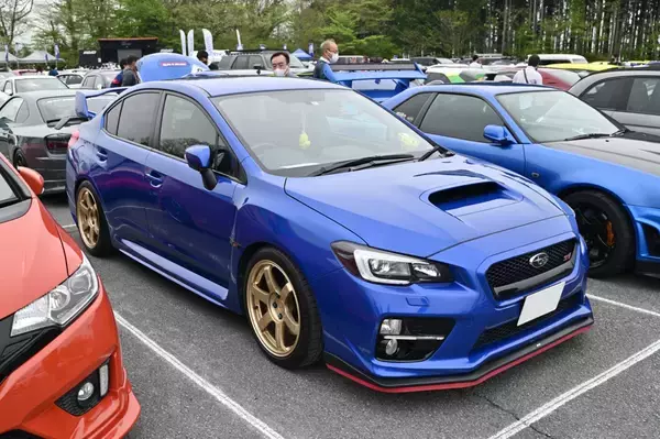 「レイズホイールカスタムのお手本…700台を超えるレイズユーザーが富士に集結！「2022 RAYS FAN MEETING」開催」の画像