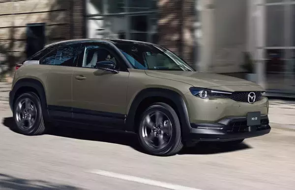 マツダ、MX-30／MX-30 EVモデルの改良を実施。新ボディカラーやEVモデルの給電機能を充実