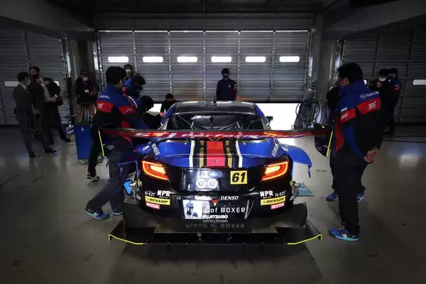 金色のラインが昨シーズン勝者の証！SUBARU BRZ GT300 2022年参戦マシンを公開