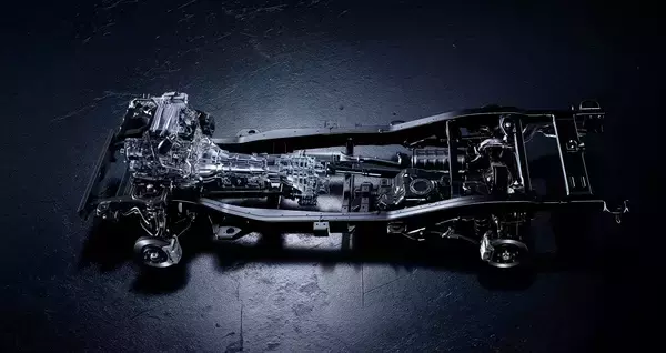 「【ついに復活！】名車パジェロはどう進化したのか？　ラダーフレーム×2.4Lディーゼルで挑む三菱の最新フラッグシップ」の画像