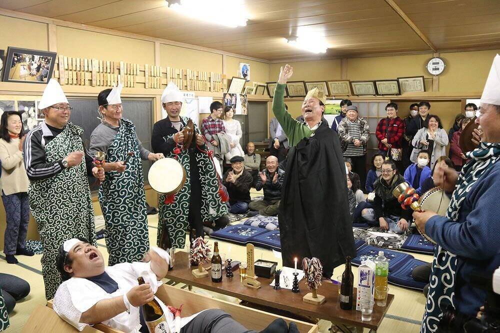 疫病退散！秩父の奇祭「ジャランポン祭り」生きている人を棺桶に！？