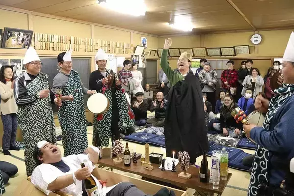 「疫病退散！秩父の奇祭「ジャランポン祭り」生きている人を棺桶に！？」の画像