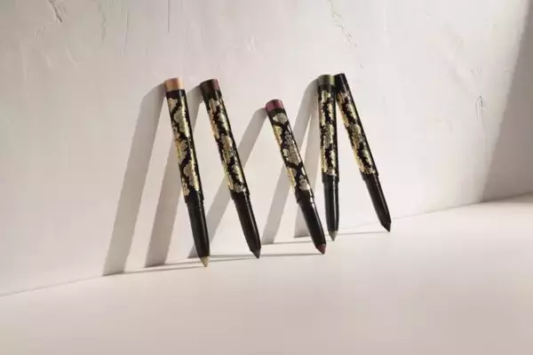 ドルチェ＆ガッバーナ ビューティ、完売していたアイシャドウスティックが再入荷！