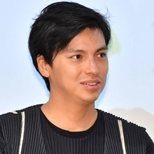 アレクサンダー、長男が撮影した長女との2SHOTに絶賛の声「プロに撮ってもらったのかと」「才能の塊！」