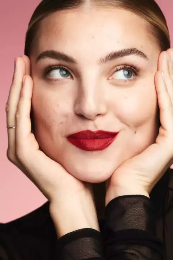 ベアミネラル、にじみを防いで立体感リップに仕上げる『ミネラリスト ラスティング リップライナー』新発売！