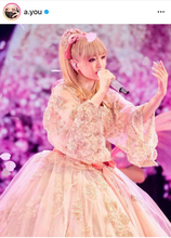 浜崎あゆみ、金髪ポニテのピンクドレスSHOTに反響「あゆ可愛すぎる」「尊い」