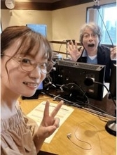 保田圭、43歳での“老眼鏡デビュー”を報告「また大人の階段をのぼりました！！」