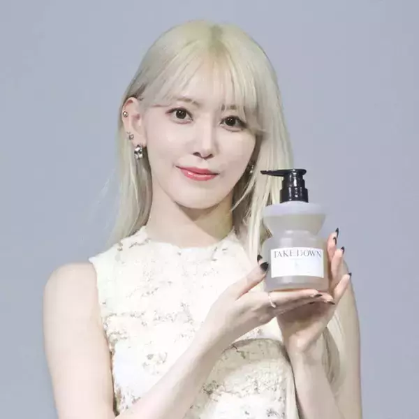 宮脇咲良、美デコルテあらわの純白ドレス姿にファンうっとり「プリンセスすぎ」「すごく綺麗」