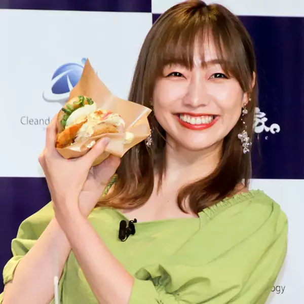 須田亜香里、“買い取った”お気に入りのシックなブラックワンピースSHOTに反響「大正解！」「かわいいし似合ってる」