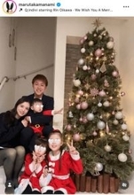 丸高愛実、夫・柿谷曜一朗＆3人の子供とパシャリ！クリスマスSHOT披露「喜ぶ姿が見られて幸せ」