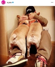 浜崎あゆみ、“家族写真”を公開！お揃いなスニーカーSHOTも披露