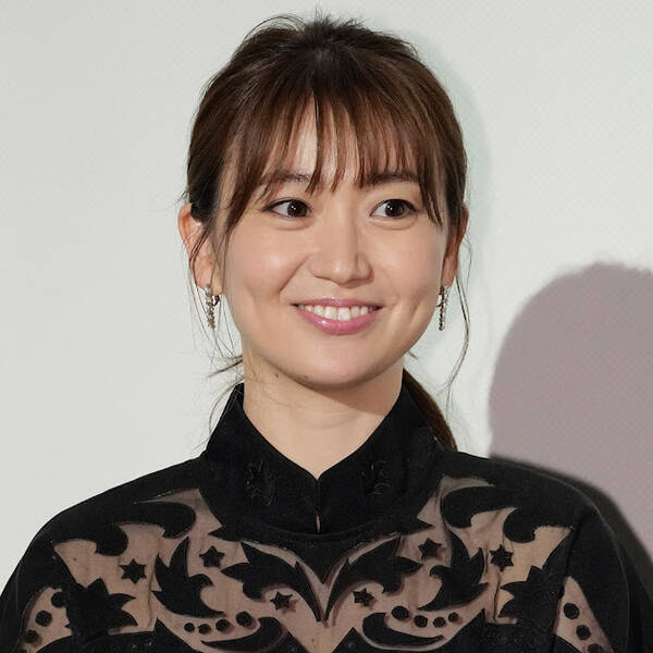 大島優子 にっこり笑顔のピースshotに反響 笑顔最高 あいかわらずかわいすぎる 22年7月27日 エキサイトニュース