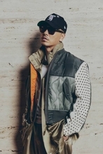 【独占コメント到着】AK-69活動30周年を記念したベストアルバム「BEST OF AK-69 “Yellow Gold”」をリリース！全曲再録音、再ミックス、再マスタリングを行った全20曲を収録