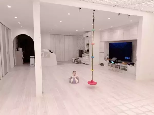 辻希美、自宅リビングの引っ越し＆リフォームを報告「とんでもない大工事」