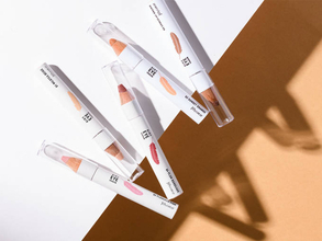 Joy.coco、1本で思い通りのアイメイクが自由自在に描ける「エアリーアイシャドウ」を新発売