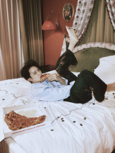 町田啓太、遊び心あふれる寝転びSHOTにドキッ！活動15周年のアニバーサリーフォトブック発売決定