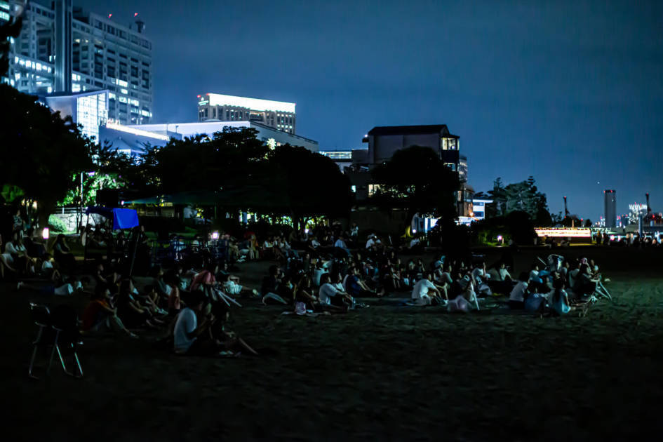 レインボーブリッジを望む砂浜が一夜限りの映画館に。『PARK CINEMA FESTIVAL in お台場海浜公園』7月19日開催