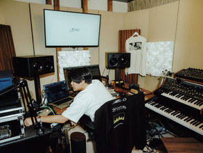 STUTS×United Athle、コラボスウェット2型を10月17日に限定発売｜11月7日には10周年アニバーサリー公演が開催
