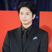 向井理、足を痛めても強い覚悟で臨んだ舞台『ハリー・ポッター』を回想「お客さんのためになるので」