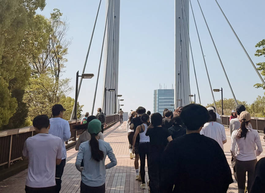 なぜいまランニングは自己表現として広がるのか。オンのランイベントで見えたこと