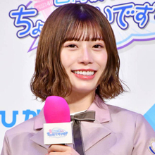 日向坂46東村芽依、ハーフツインヘア×上目遣いSHOTに「似合いすぎ」「かわいいの具現化」の声