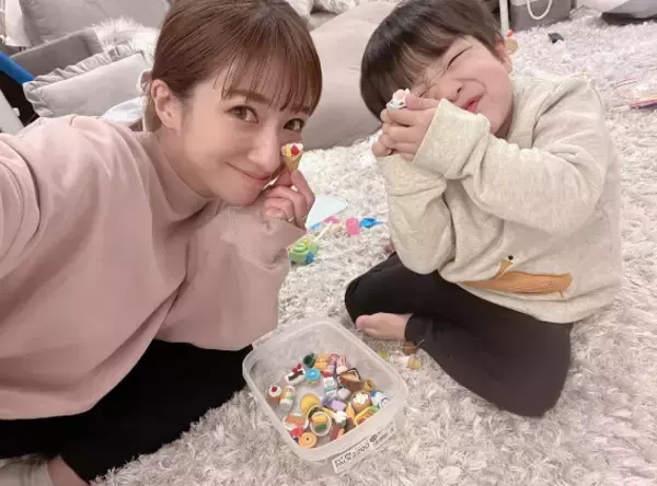 辻希美、神社での家族3ショット＆“最近地味にハマっているもの”を明かす「幸空も好きでよく遊びます」