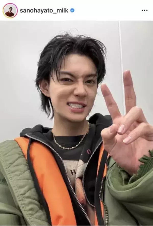 佐野勇斗、インスタフォロワー200万人突破！笑顔のピースSHOTに反響「すごすぎっ」「かっこいー！」