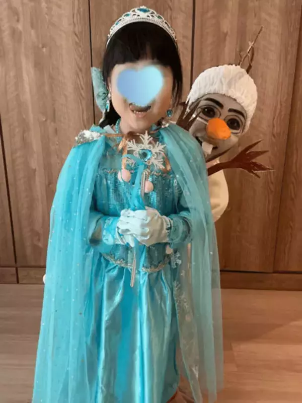 平野ノラ、本気で『アナ雪』エルサとオラフになりきった親子SHOT披露「必死に娘にくらいつく母なのでした！」