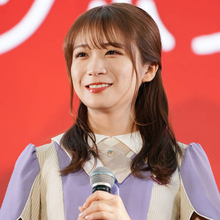 秋元真夏、乃木坂46卒業後“初ドラマ”『それパク』オフSHOTに「可愛い笑顔」「爽やか」の声