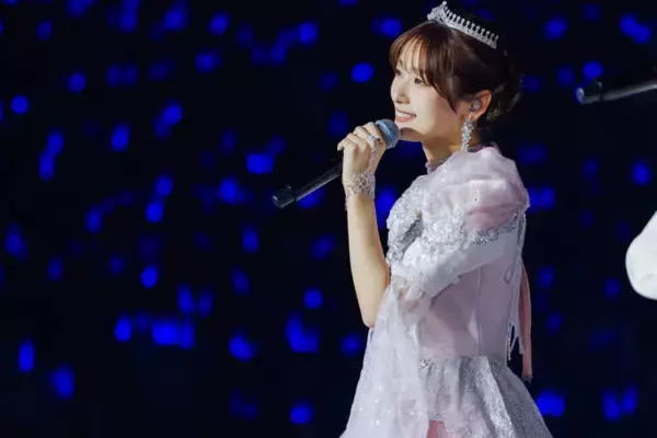 櫻坂46井上梨名、純白ピンクのドレス姿で“100点満点”のアイドル人生に幕「この7年間で輝けました！」