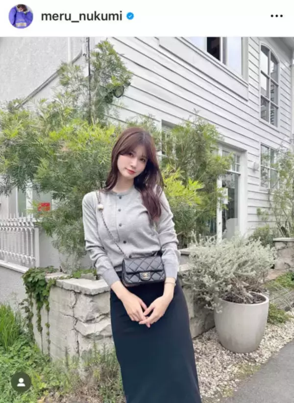 めるる、ほっそり美スタイル際立つタイトスカートSHOTに反響「顔ちっちゃ」「大人のめるる」