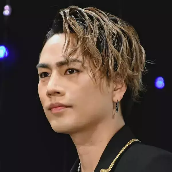 三代目JSB登坂広臣、胸元や腕を見せた色気あふれる自撮りSHOTにファン興奮「最高です…」「たまらない」