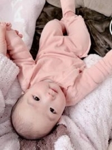 「可愛すぎて」辻希美、生後5ヶ月次女の成長にしみじみ「寝癖がつく時代がやってきました」