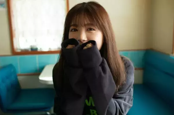 乃木坂46筒井あやめ、デートをイメージした愛くるしい姿に胸キュン！『B.L.T.』1月号で初ソロ表紙