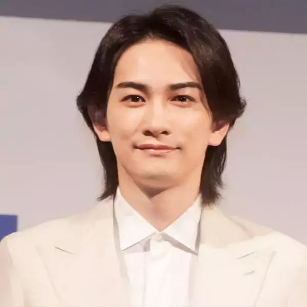 町田啓太、ギター演奏を披露した台北ファンミSHOTに「笑顔がステキ～」「いつも眼福です」