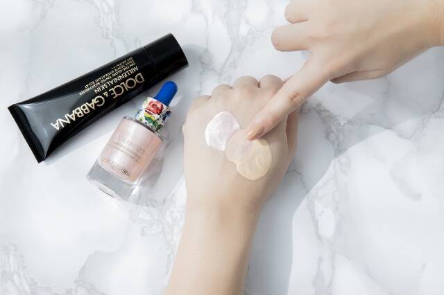 ドルチェ＆ガッバーナ ビューティ、完売していた「ソーラーグロウ　ユニバーサル ルミネーティングドロップス」を再入荷