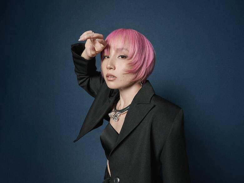Nao Yoshioka、世界の表現者と作り上げた6thアルバム『self』リリース　11カ国ツアーの先で描いた“自己”
