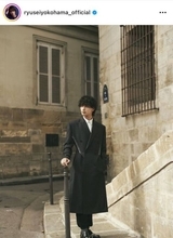 「イケメンすぎ」横浜流星、ロングコートを着こなしたクールSHOTに反響「息が止まる」